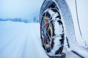 How to drive with car tire chains.