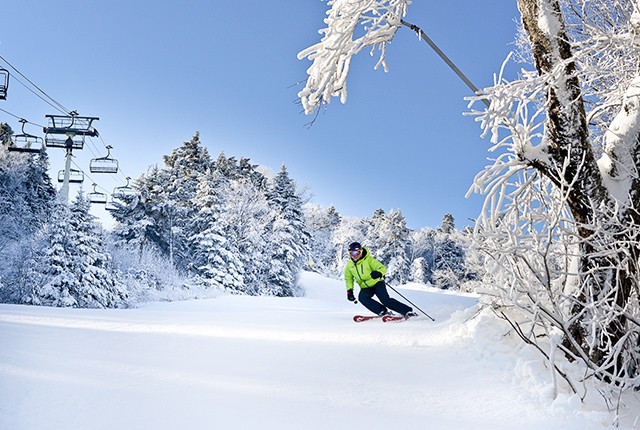 Spring skiing at Stratton.